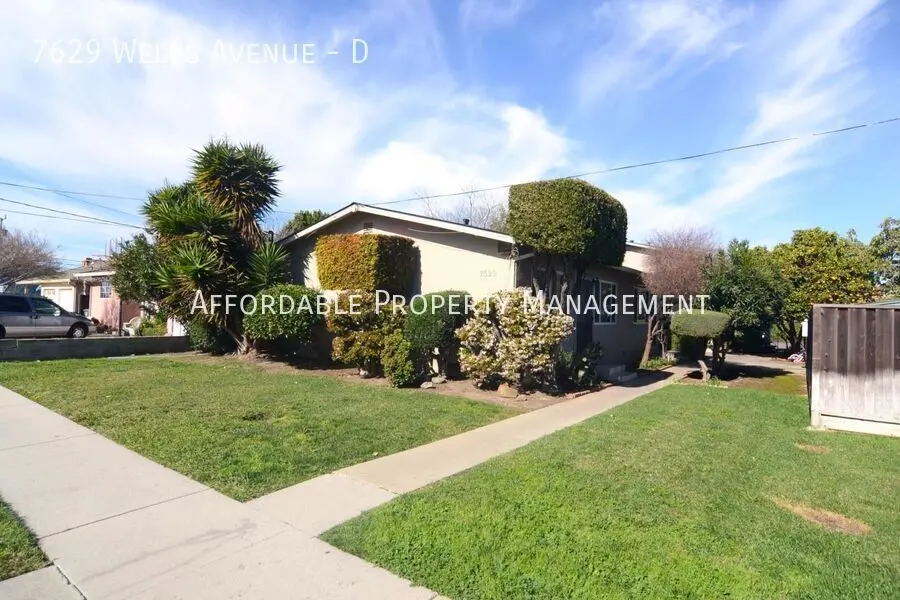 7629 Wells Ave photo 2