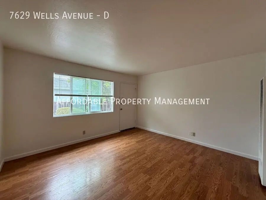 7629 Wells Ave photo 3