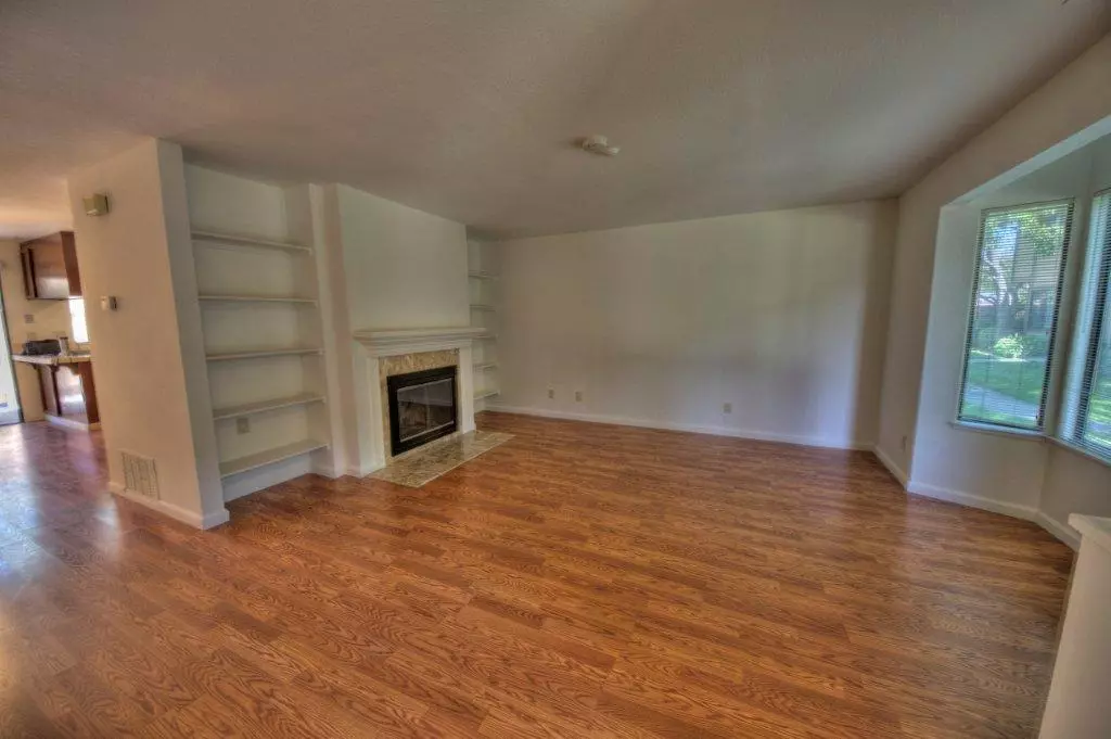6221 Joaquin Murieta Ave photo 3