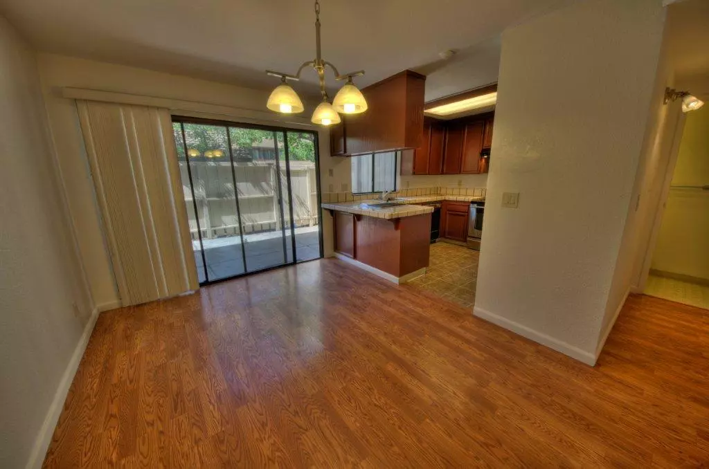 6221 Joaquin Murieta Ave photo 2