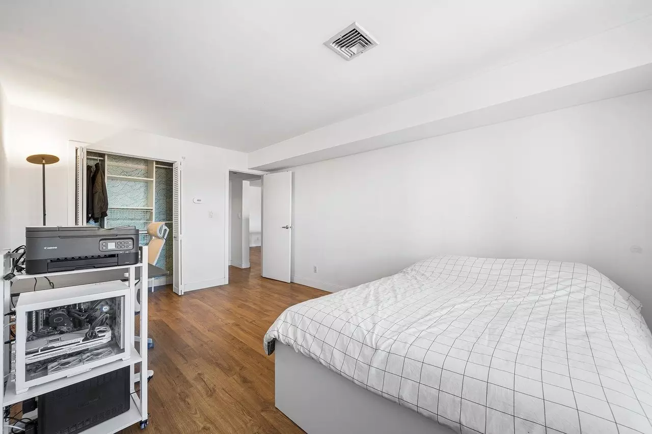 Spacious Top-floor Condo In Prime Uptown North Bergen photo 3
