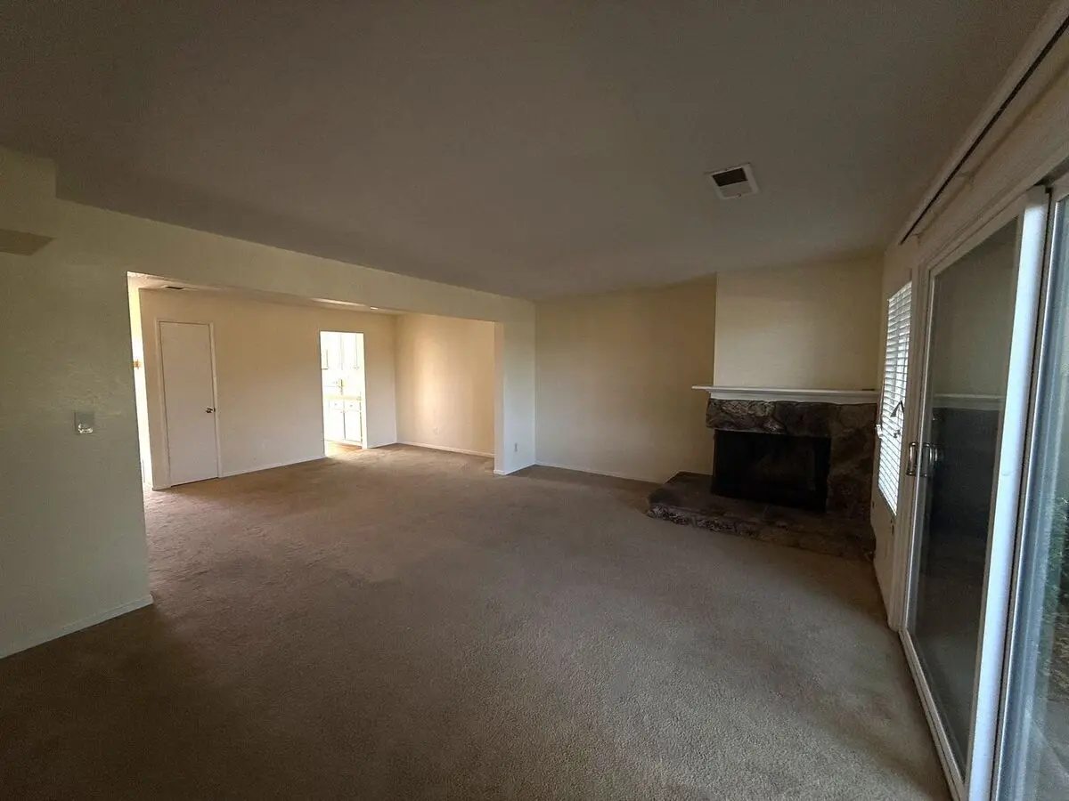 5 B Oak Crest Ct photo 3