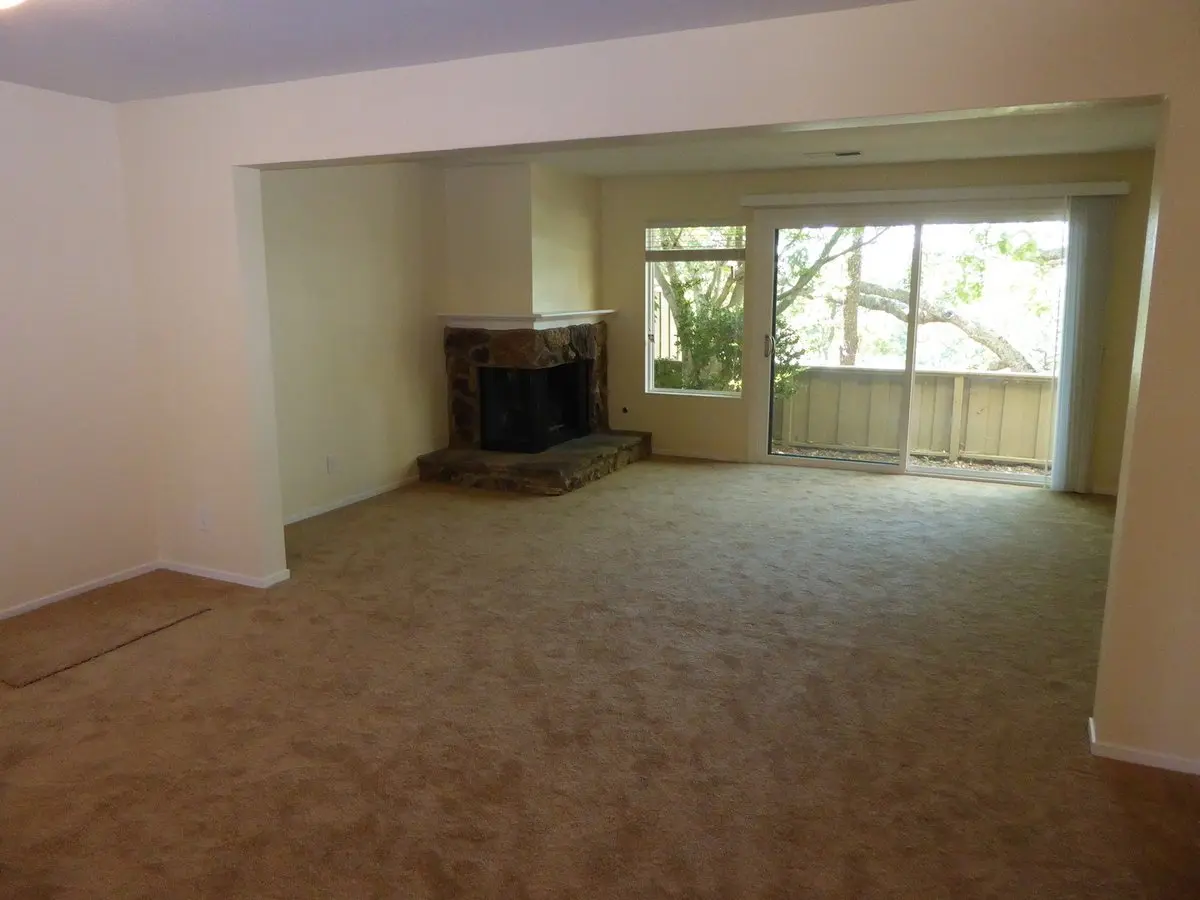 5 B Oak Crest Ct photo 2