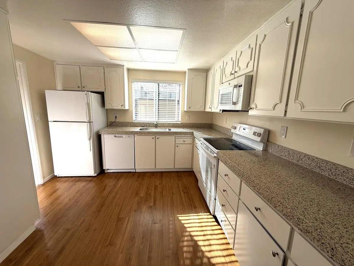 5 B Oak Crest Ct photo 4