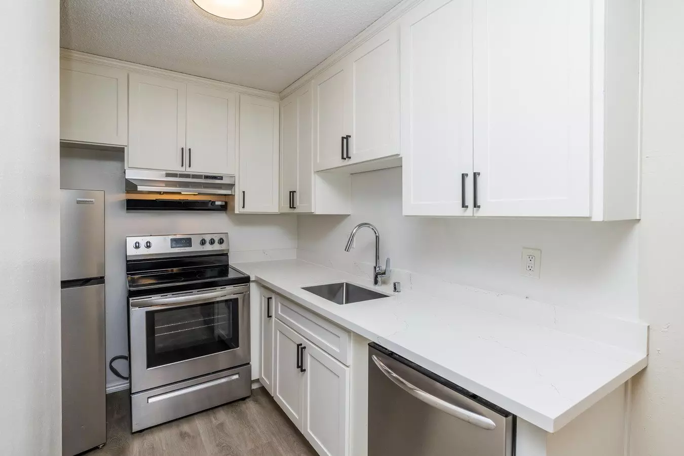 100 MONTE CRESTA Apartments photo 2