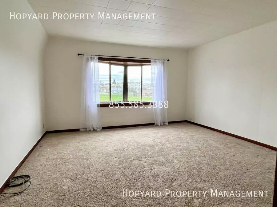 1042 Foothill Boulevard, Oakland, CA 94606 photo 4