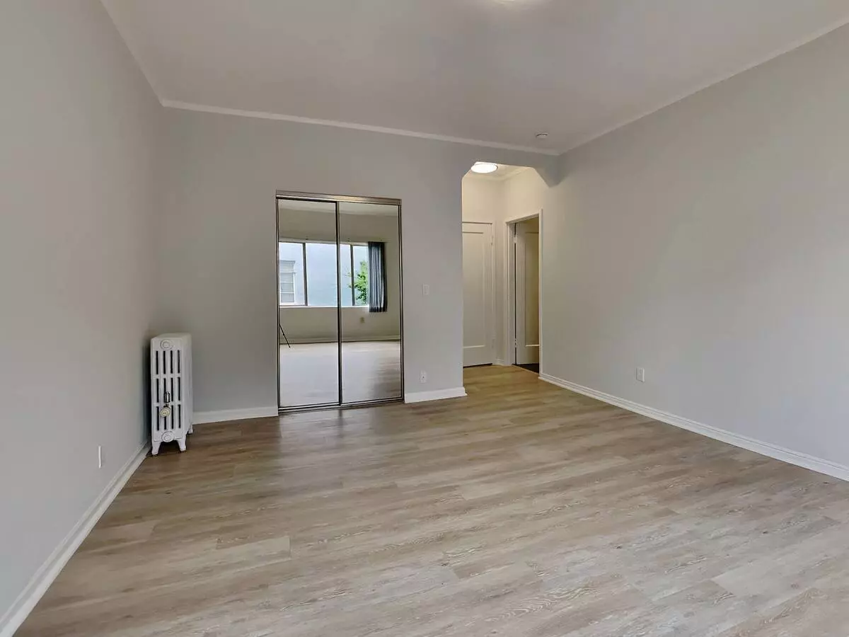 1146 McKinley Ave. photo 4