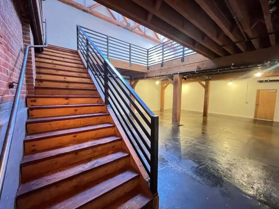 Live/Work In Old Mother's Cookie Lofts - Lake Merritt East. photo 4
