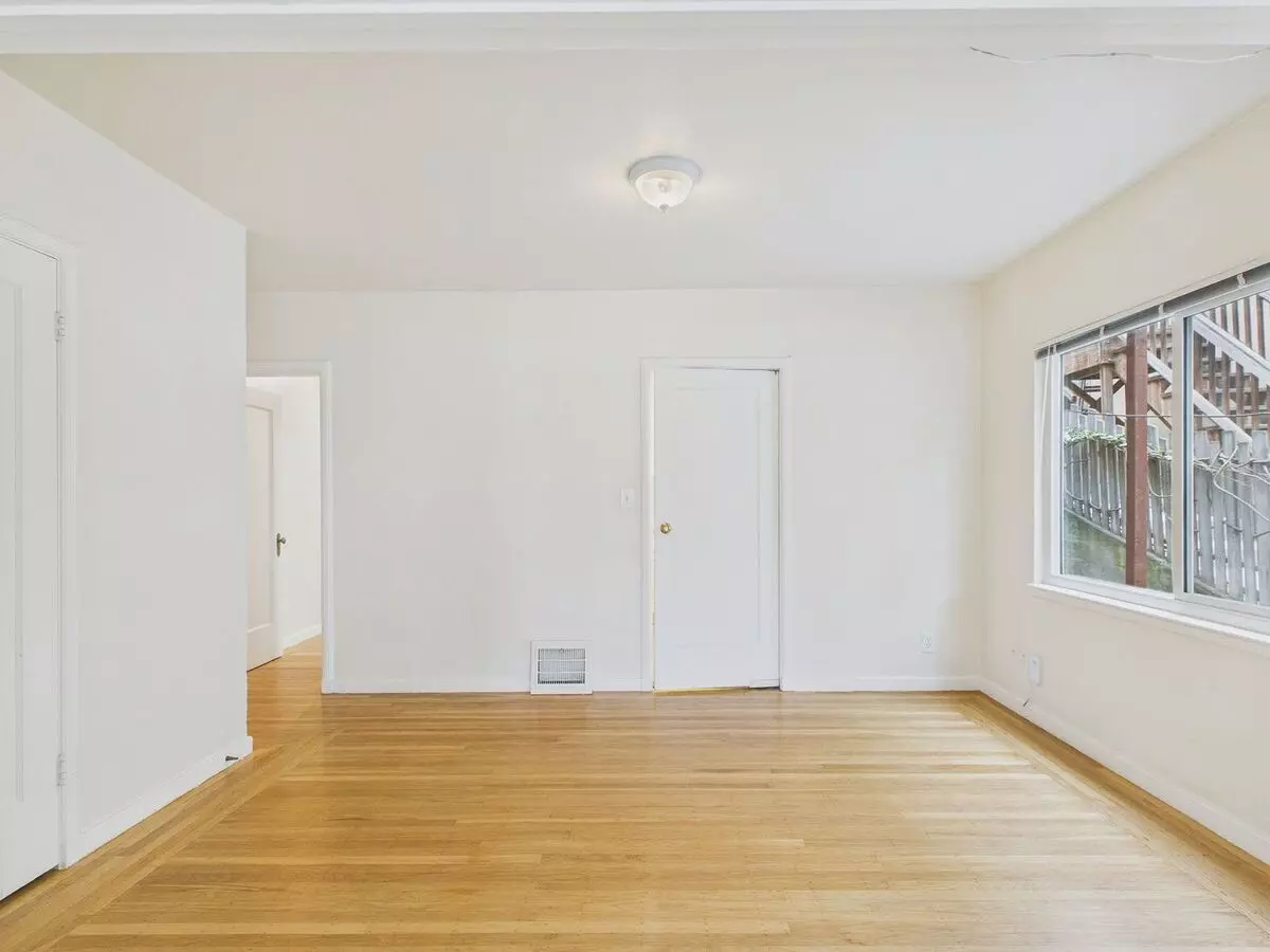 1148 Norwood Ave photo 4