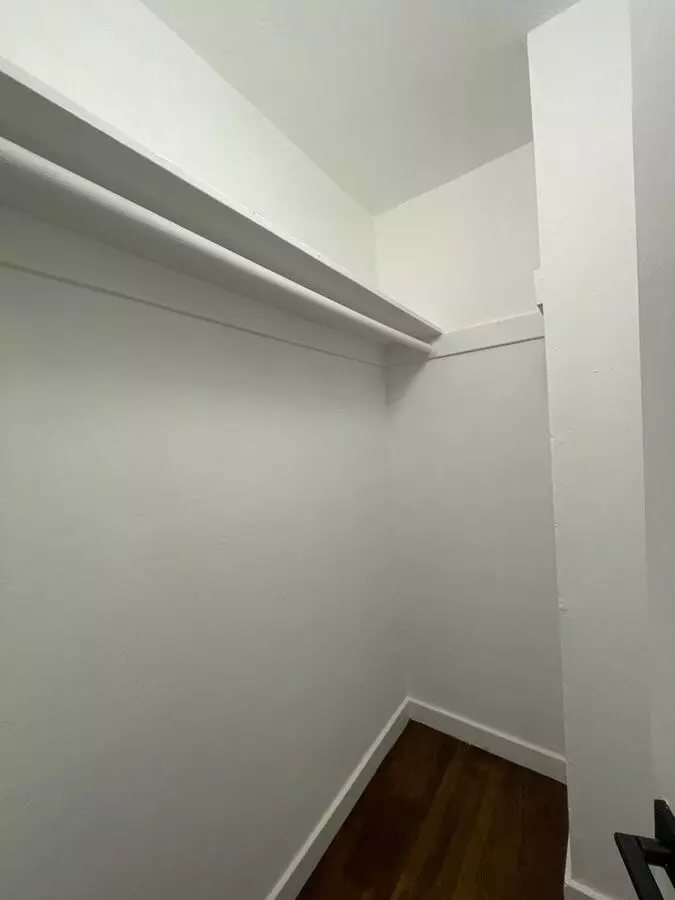 1217-1221 E 21st photo 4