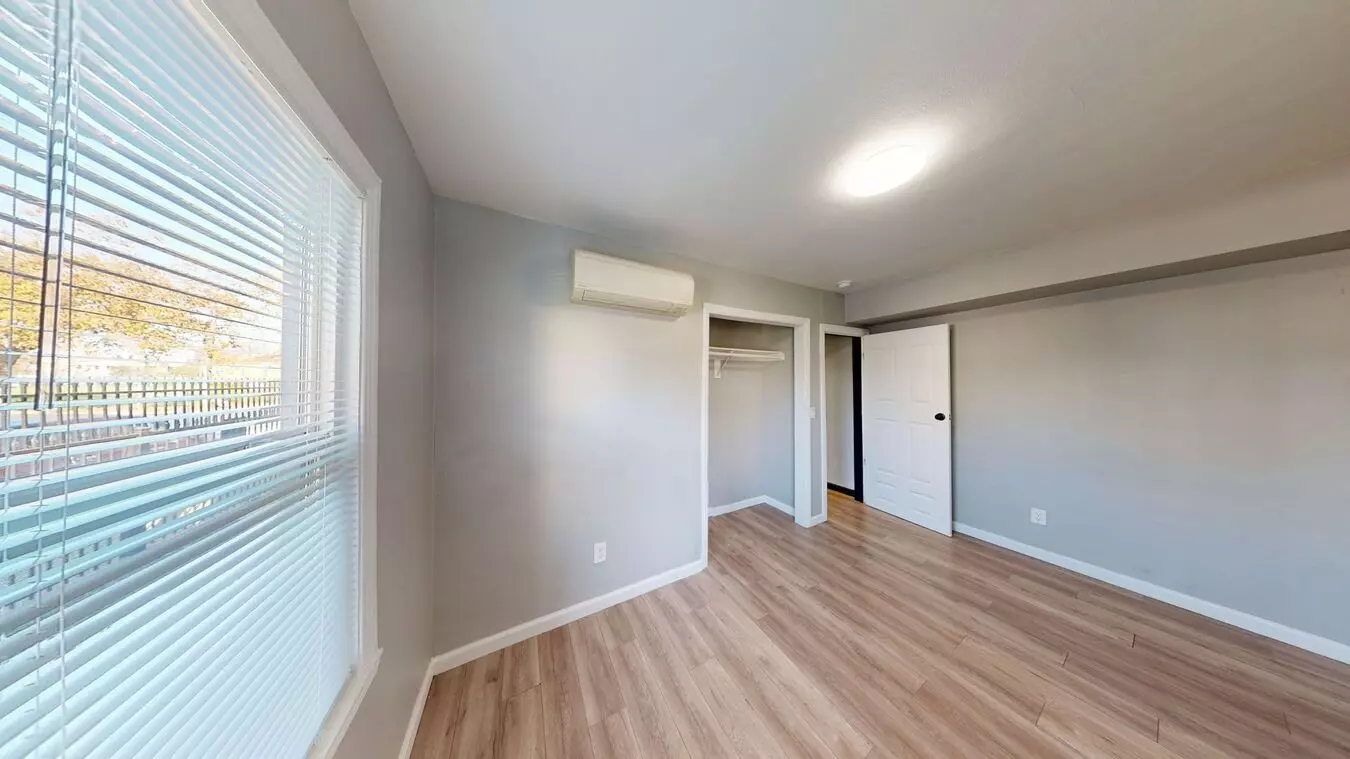 1235 30th Street, Oakland, CA 94608 photo 5