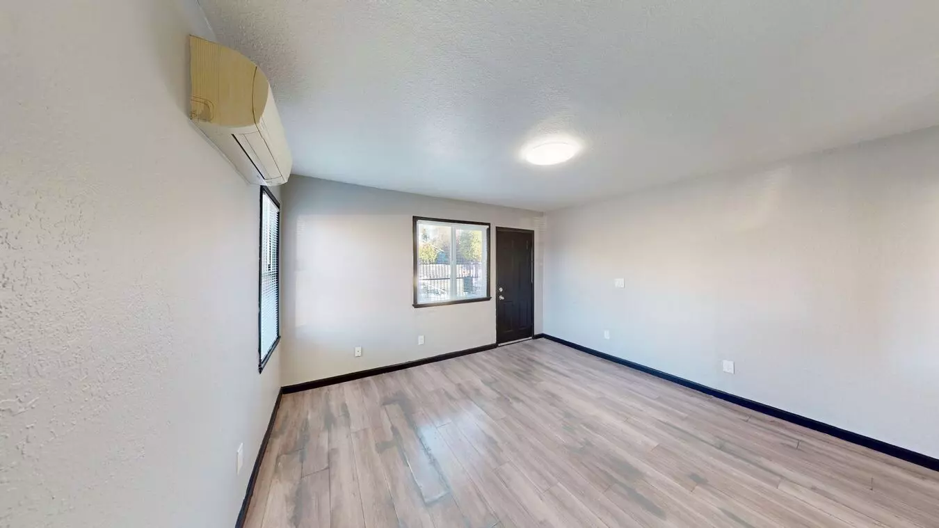 1235 30th Street, Oakland, CA 94608 photo 3