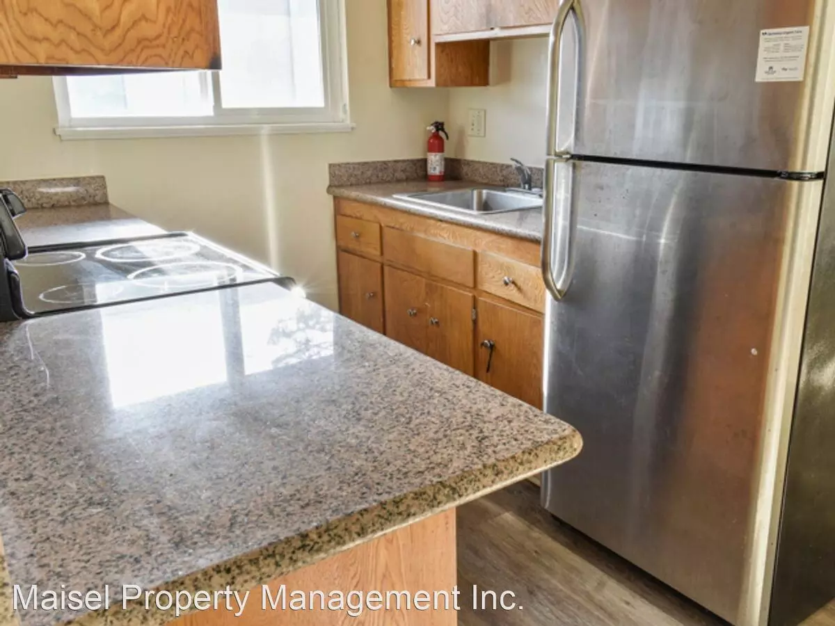 1285 MacArthur Blvd. photo 5