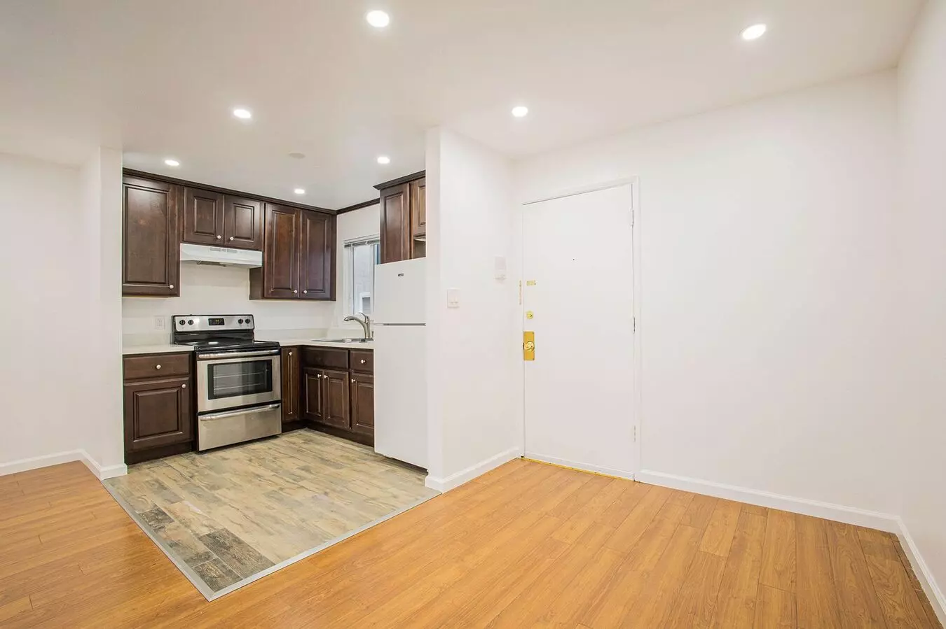 137 Montecito Ave photo 2