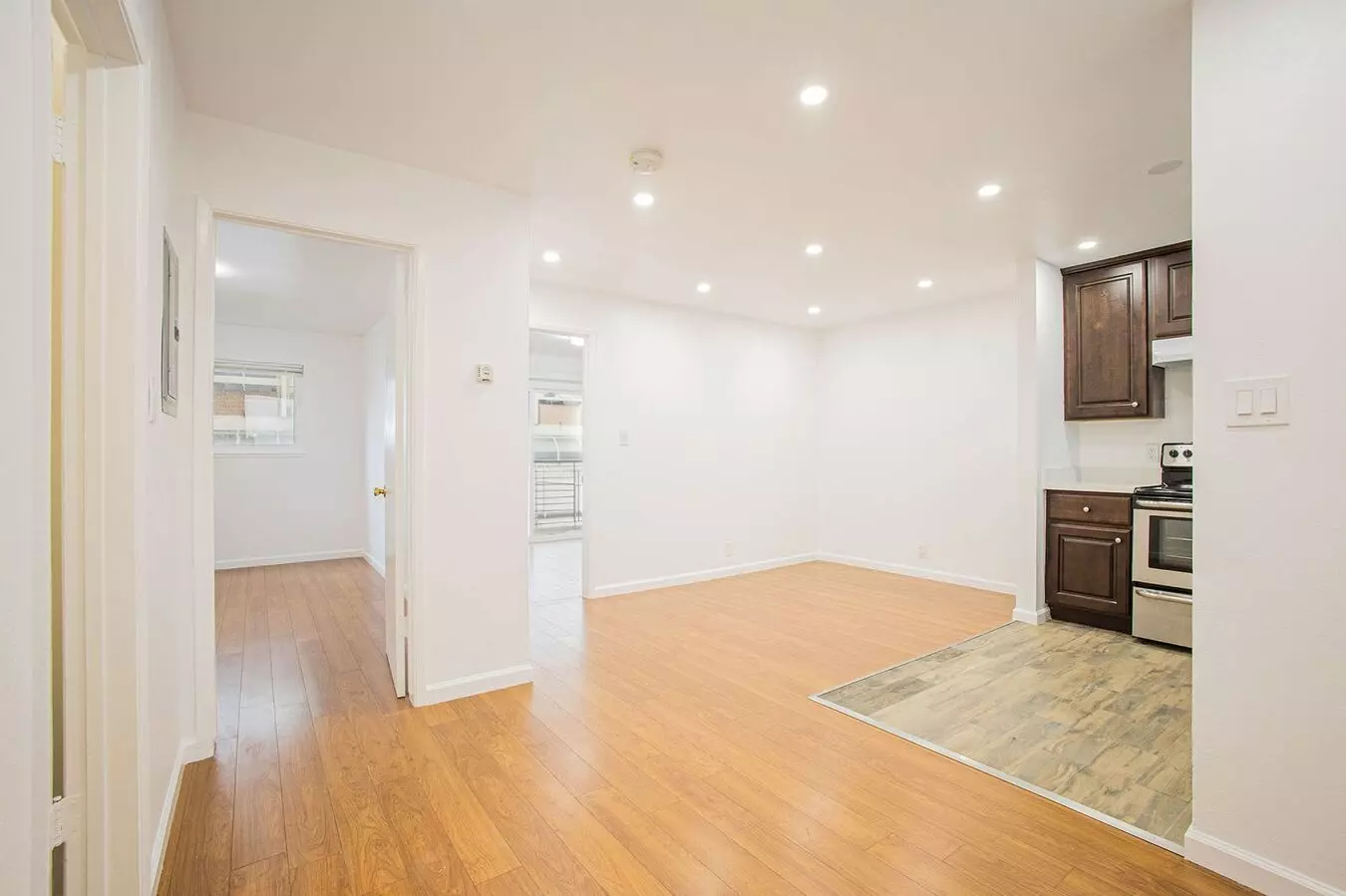 137 Montecito Ave photo 3