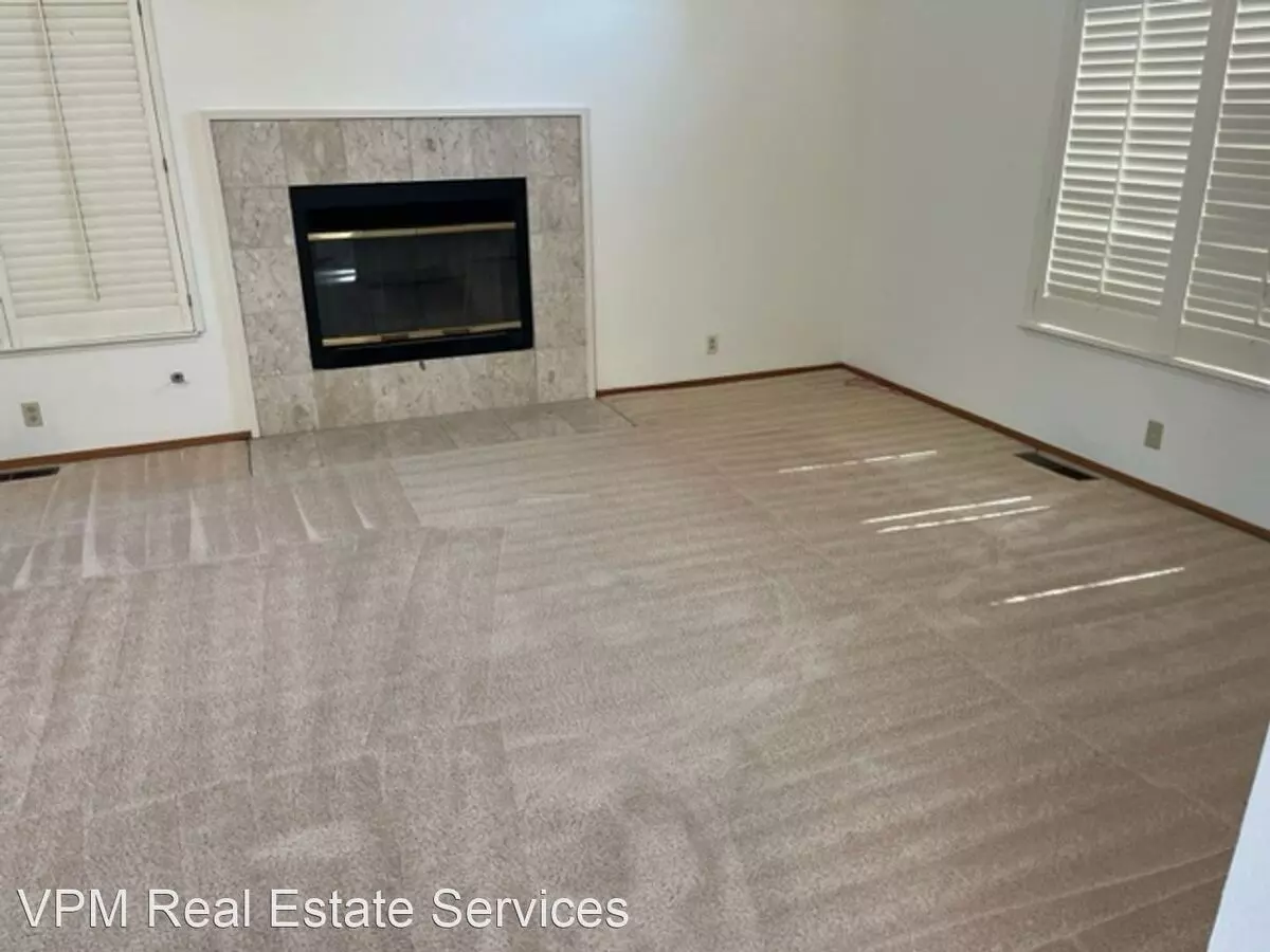 13708 Campus Drive, Oakland, CA 94605 photo 4