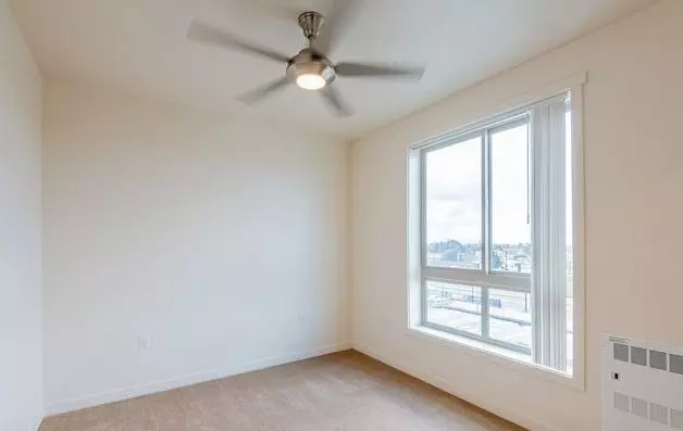 1428 105th Ave photo 4