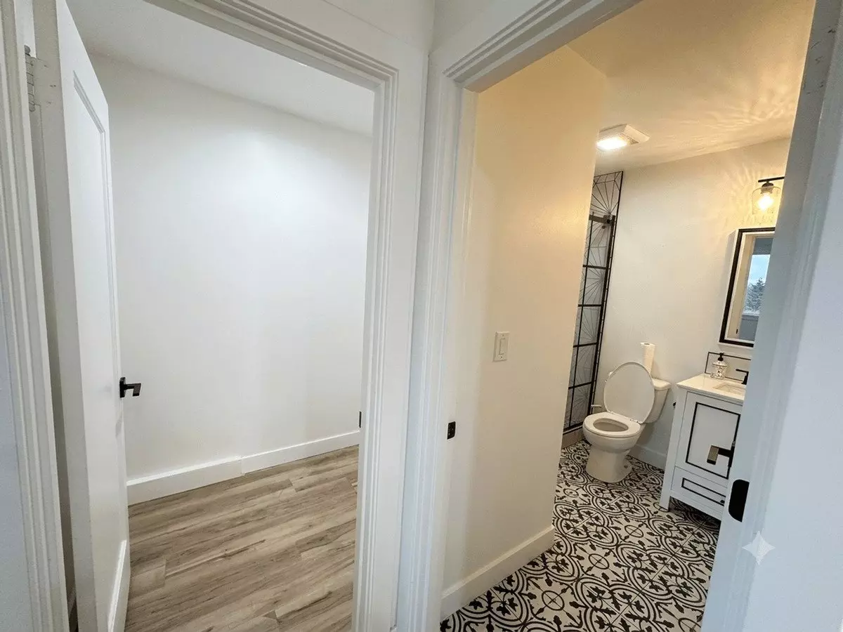 1464 55th Ave Oakland, CA 94621 photo 5