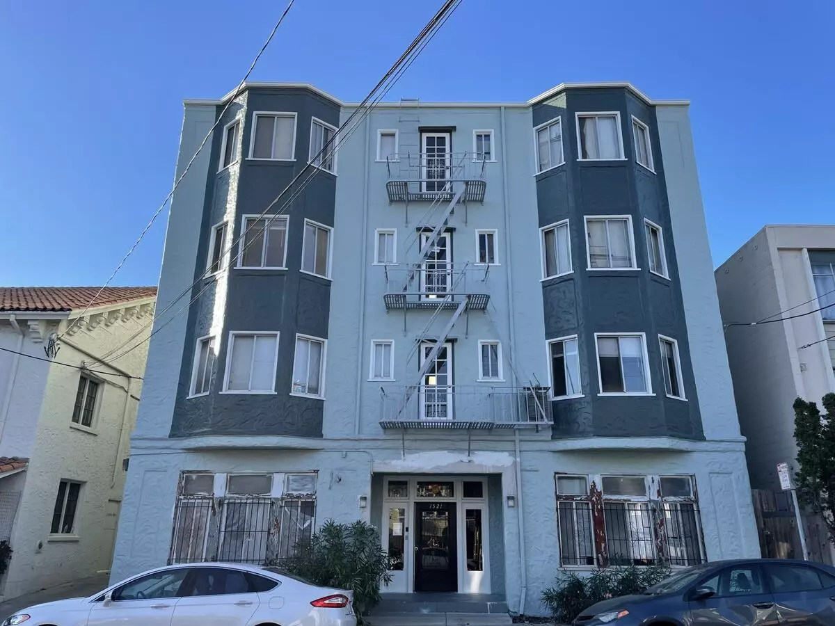 Third Avenue Apartments photo 2