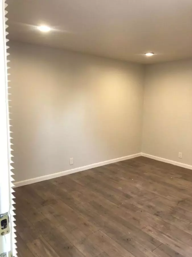 1537 8th Avenue - F photo 5