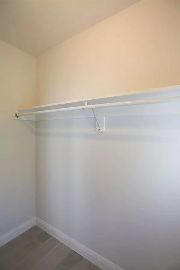 1568 Madison St photo 4
