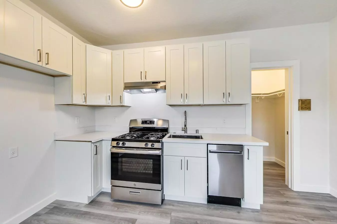 El Donn Apartments photo 4