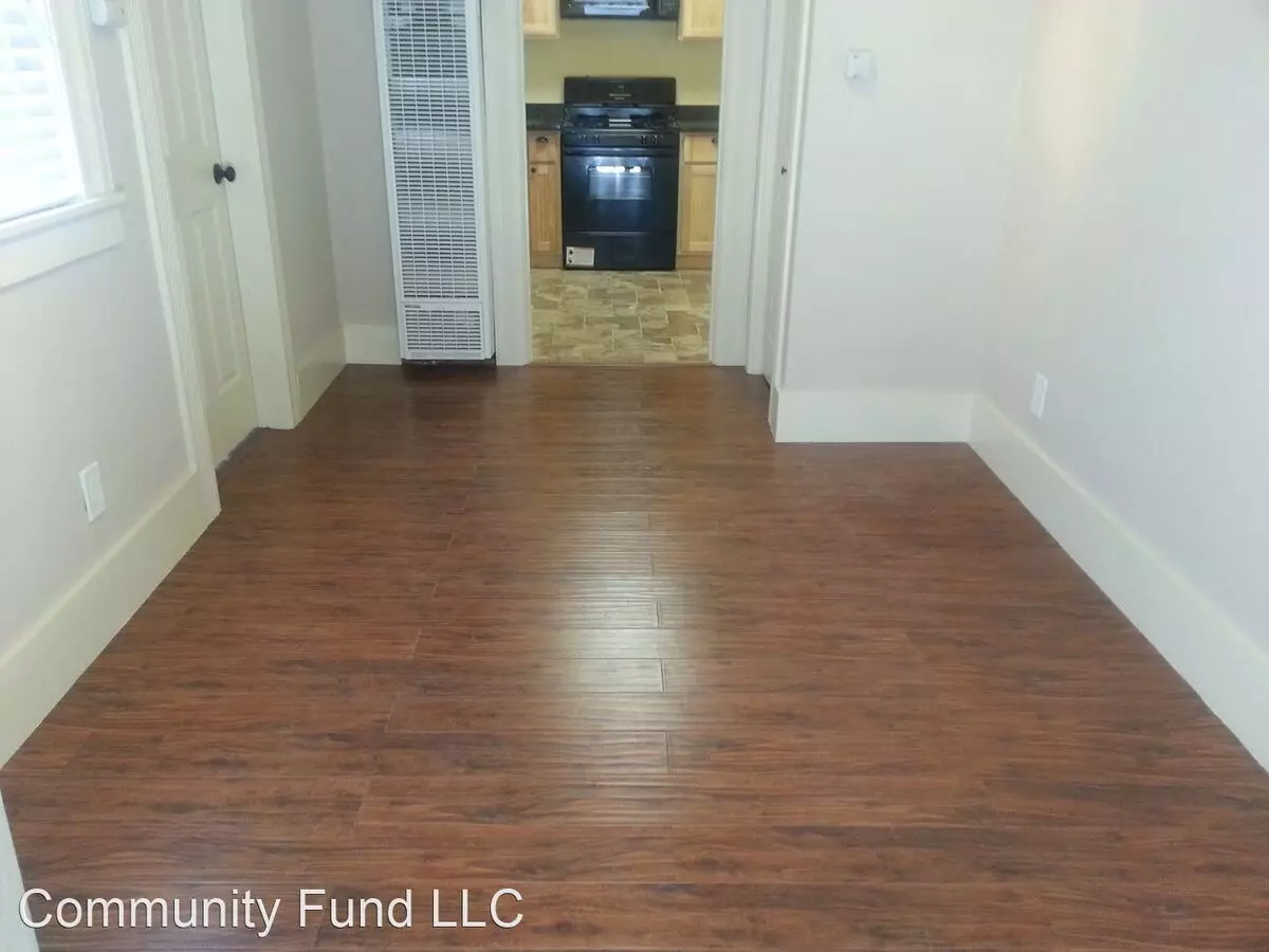 1625 Myrtle St. photo 3