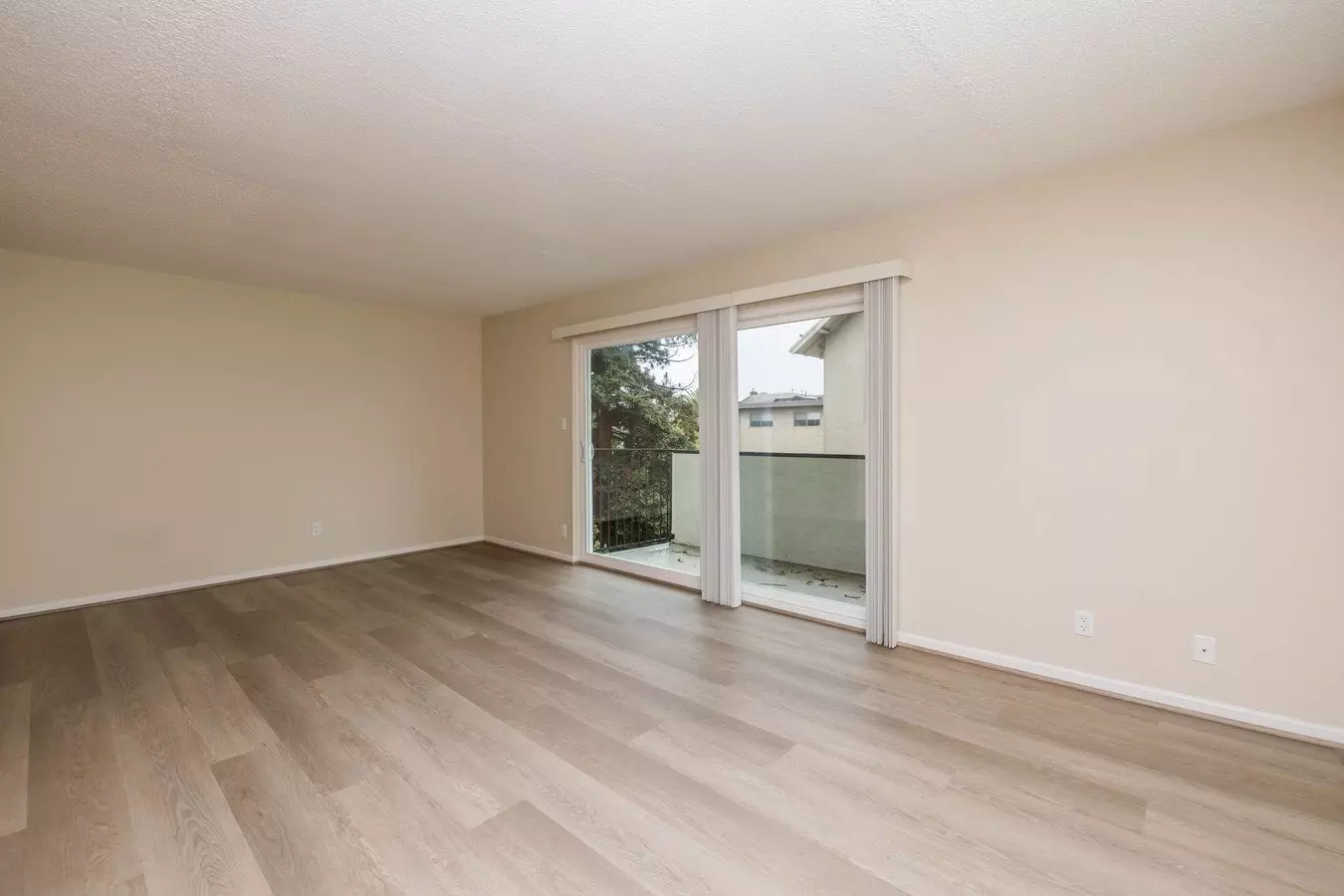 169 SANTA ROSA AVENUE Apartments photo 2