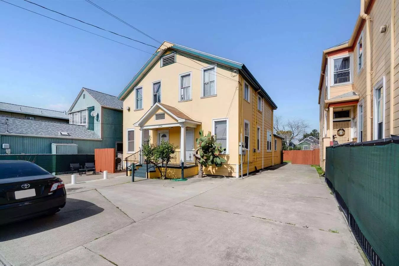 1734 10Th St photo 4