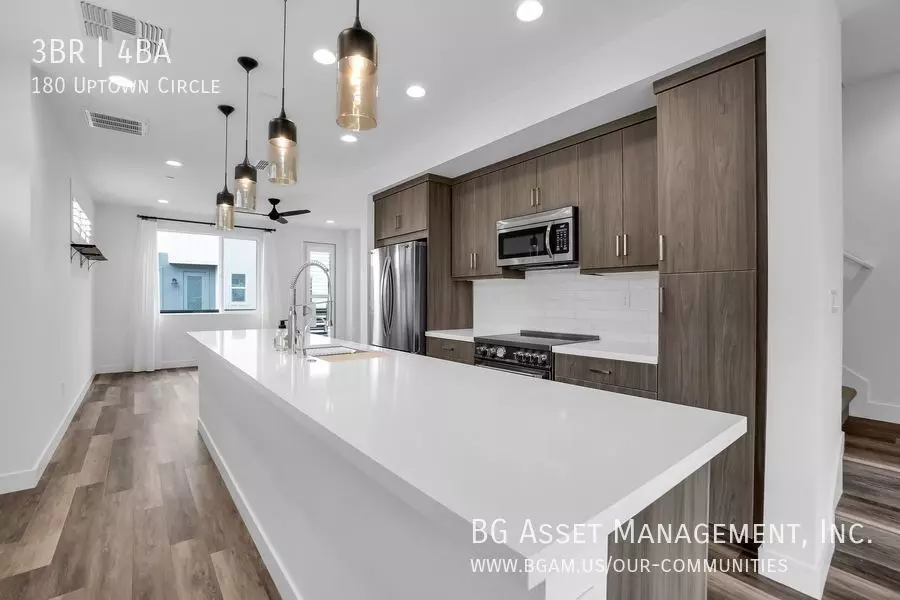180 Uptown Circle, Oakland, CA 94607 photo 5