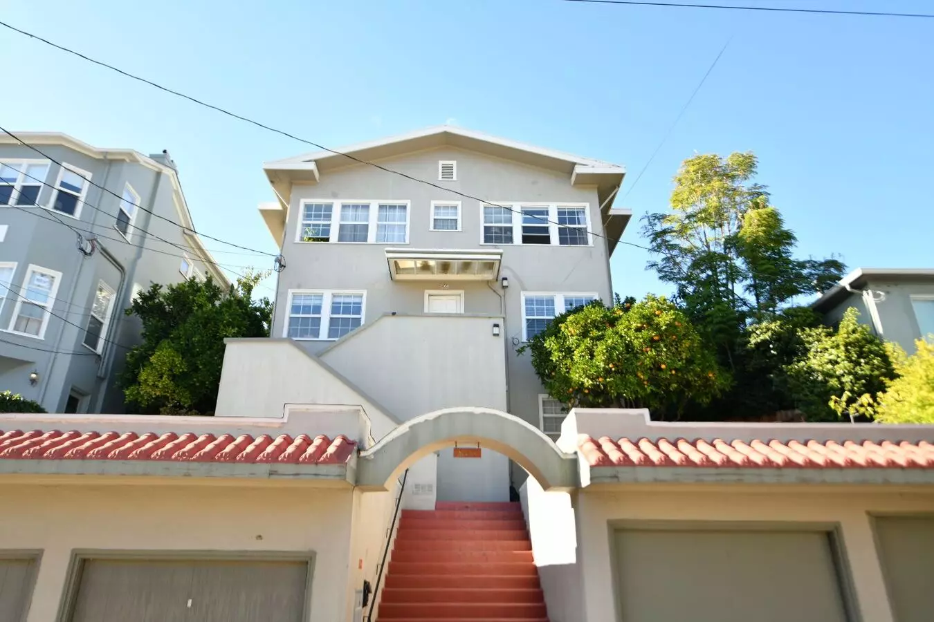 1p714 - 865 York Street photo 5