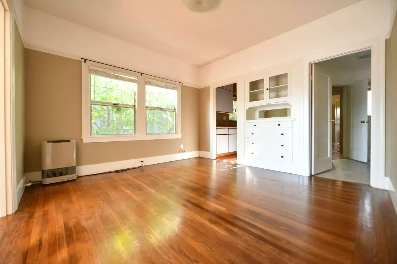1p714 - 865 York Street photo 4
