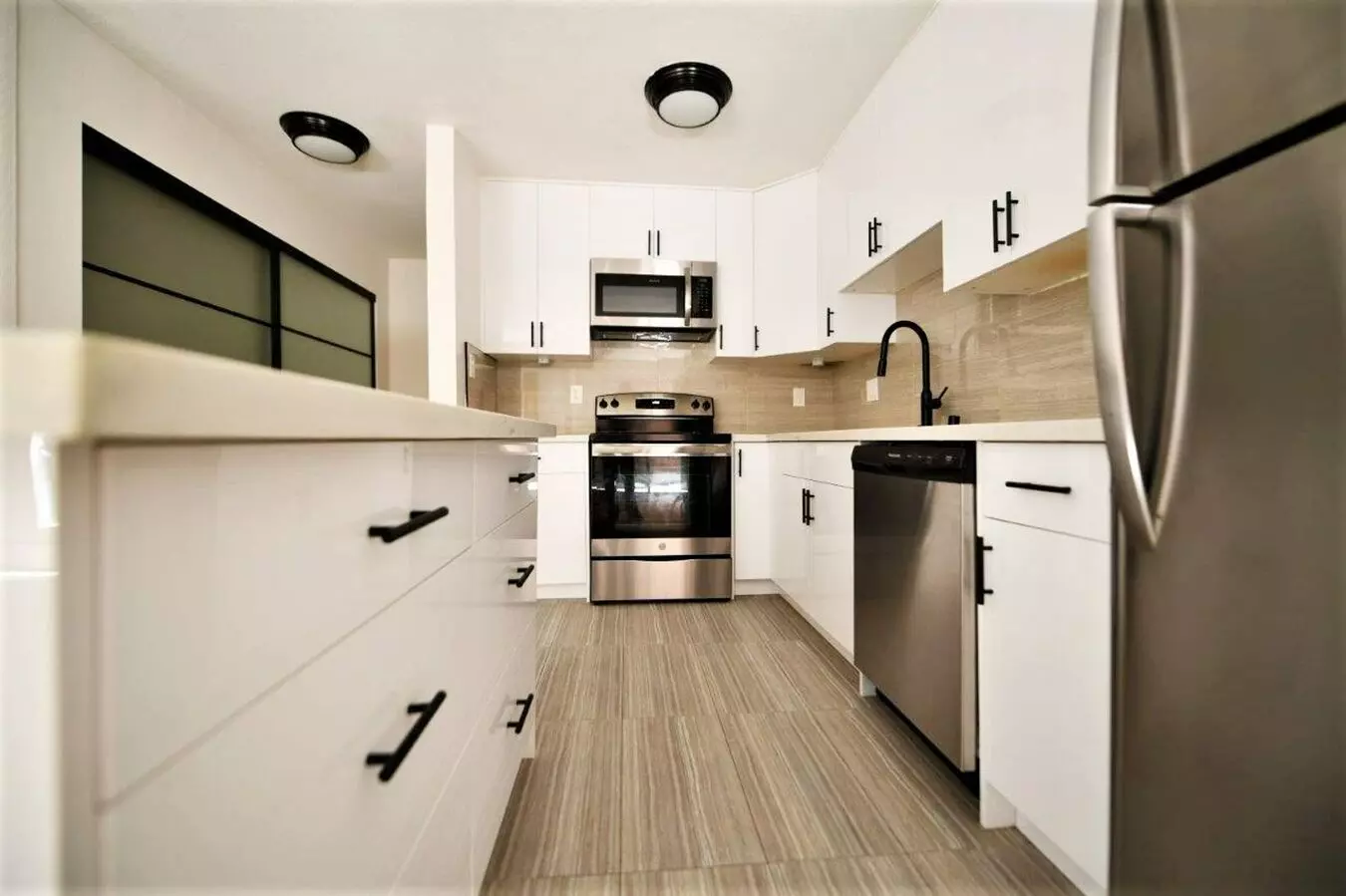 95 Linda Apartments photo 4