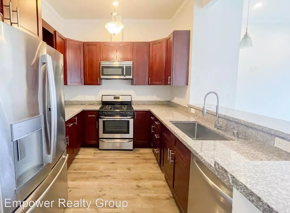2 Bed 2 Bath Flat Apartment in Old Oakland photo 2