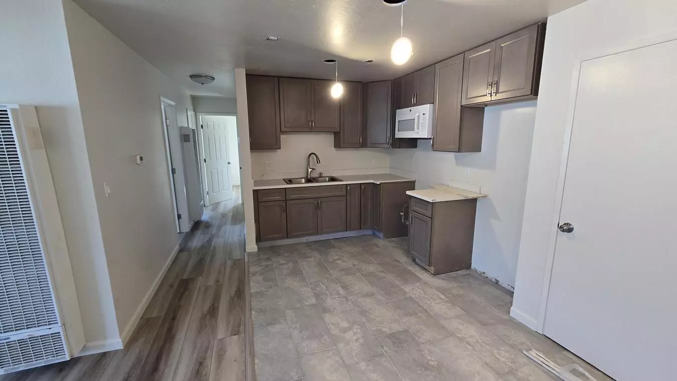 2235 Inyo Ave photo 2