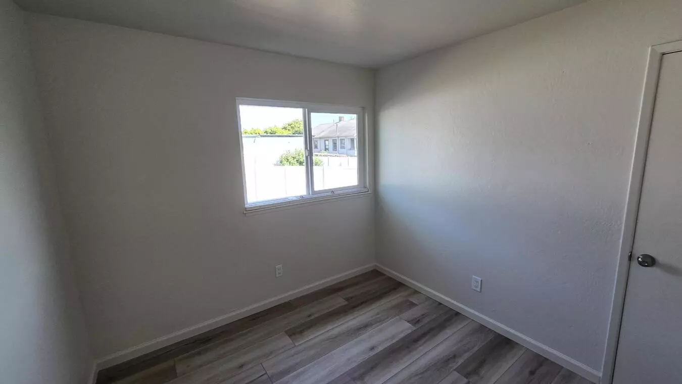 2235 Inyo Ave photo 4