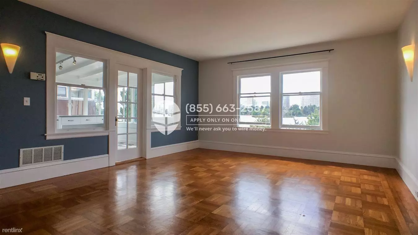 2238 Lakeshore Ave photo 3