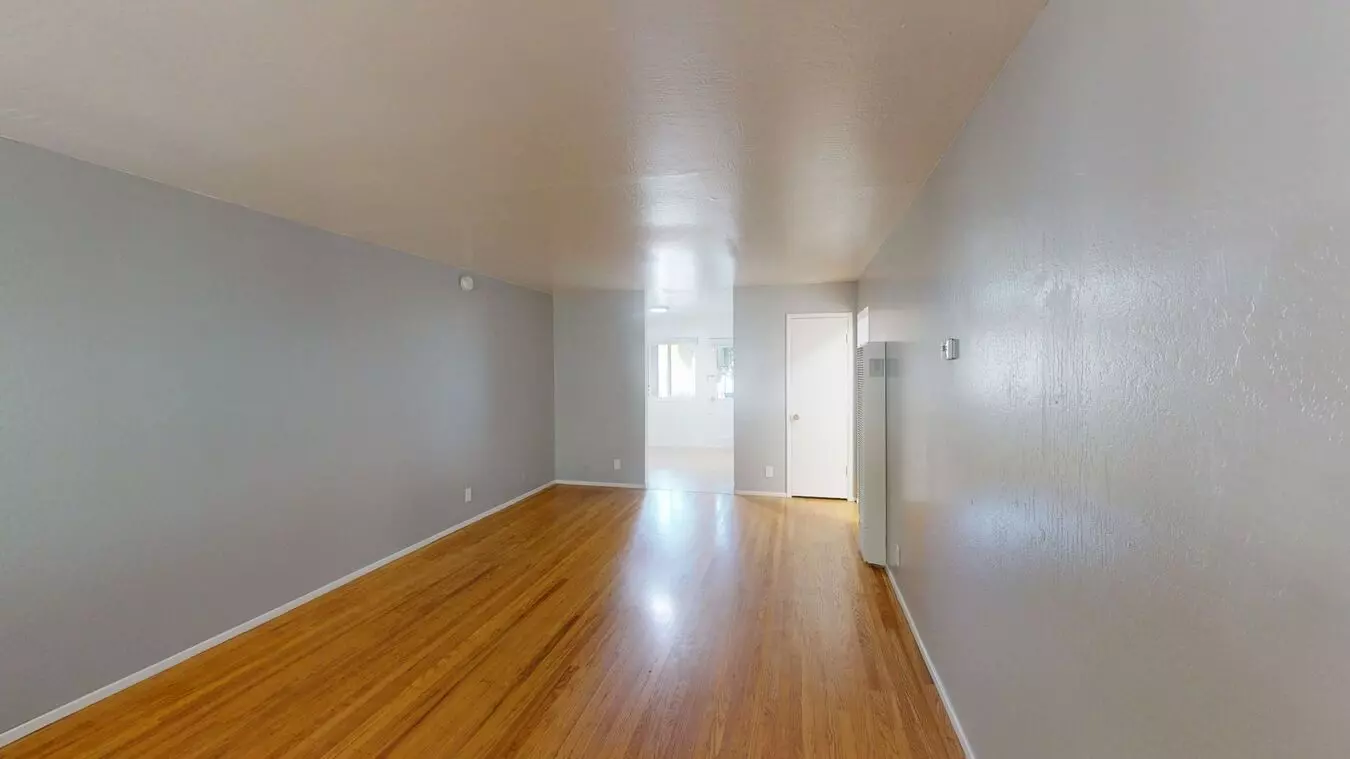 2425 2429 Humboldt Ave photo 2