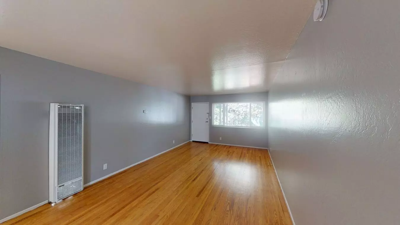 2425 2429 Humboldt Ave photo 3