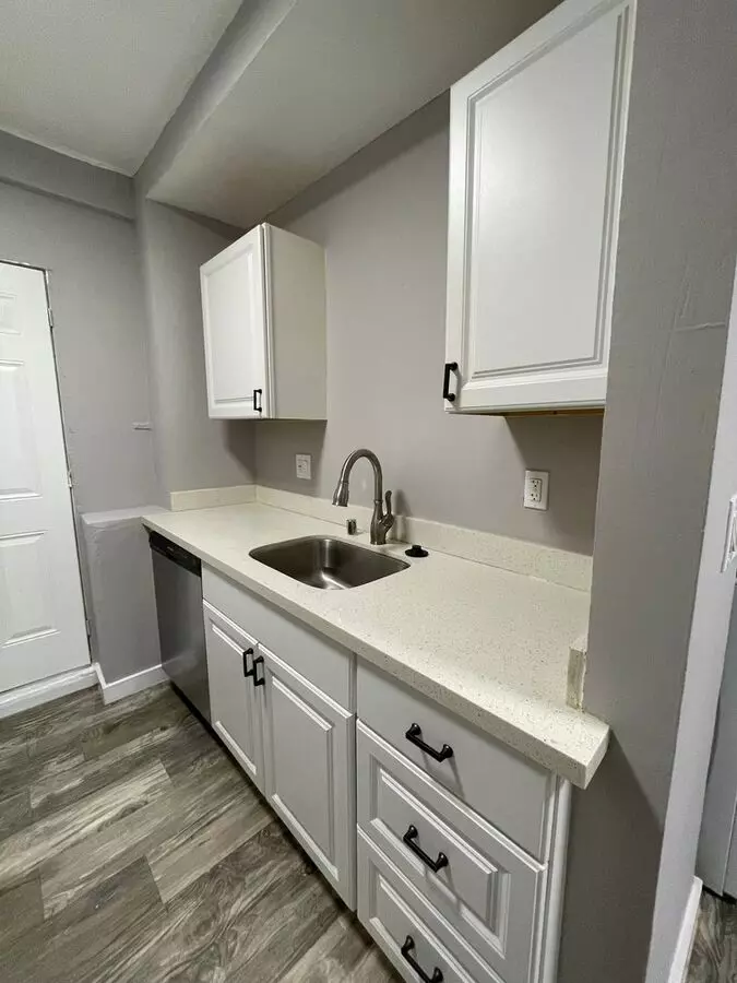 2505 Foothill Blvd photo 3