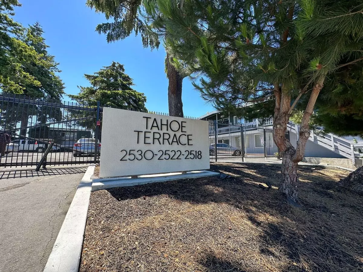 Tahoe Terrace Apartments photo 2