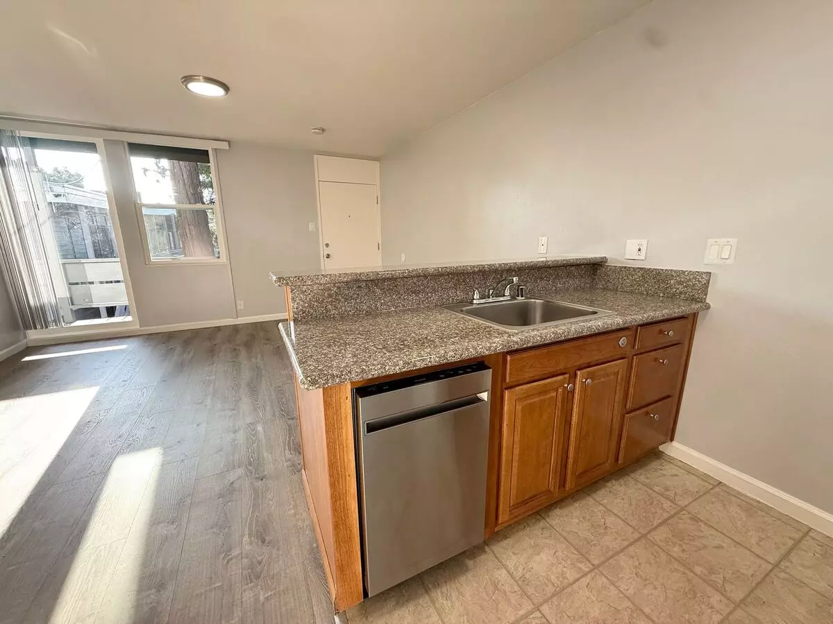 Tahoe Terrace Apartments photo 5