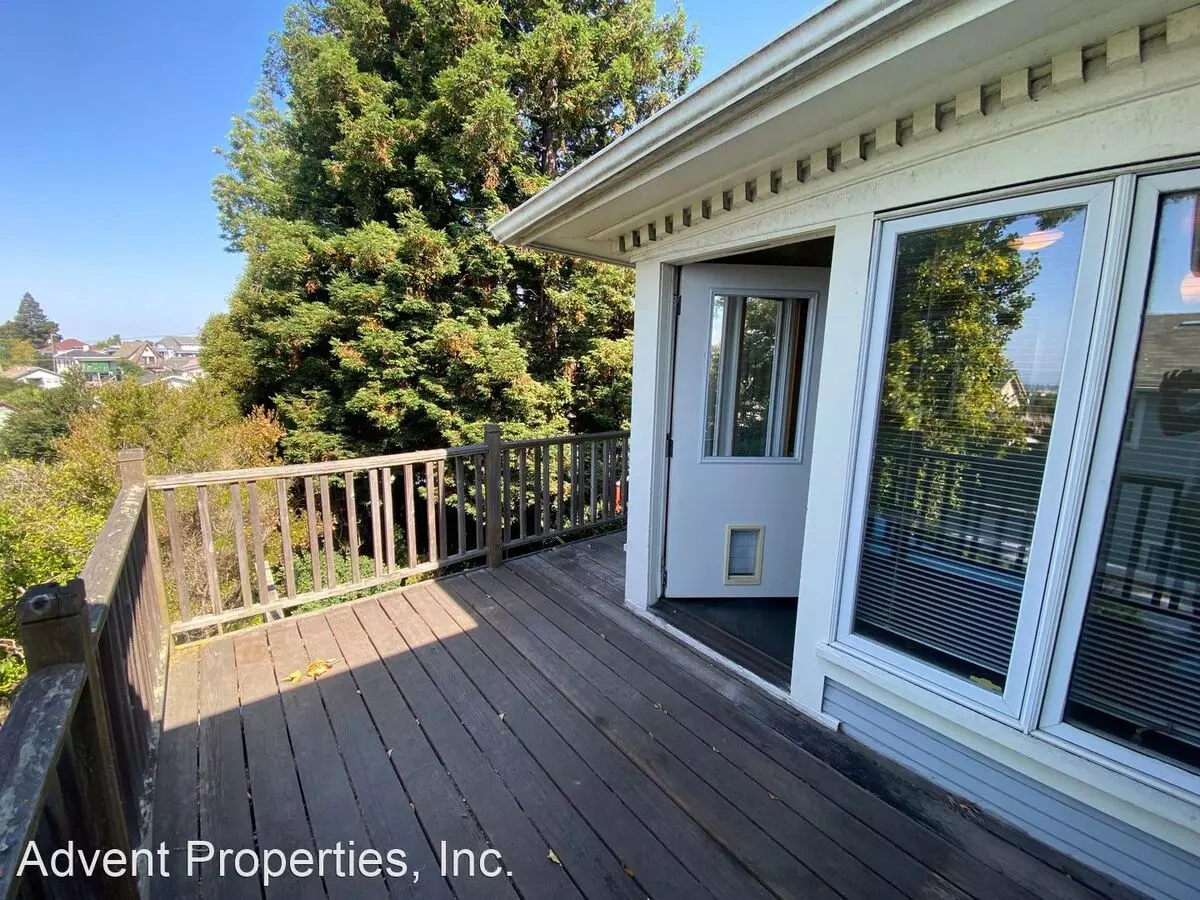 2651 Grande Vista Ave photo 3