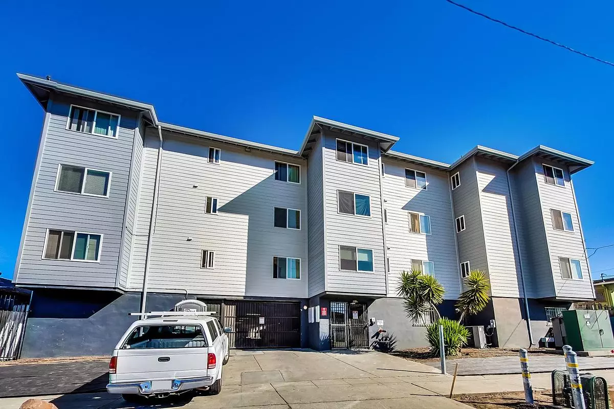 High Street Apartments photo 2