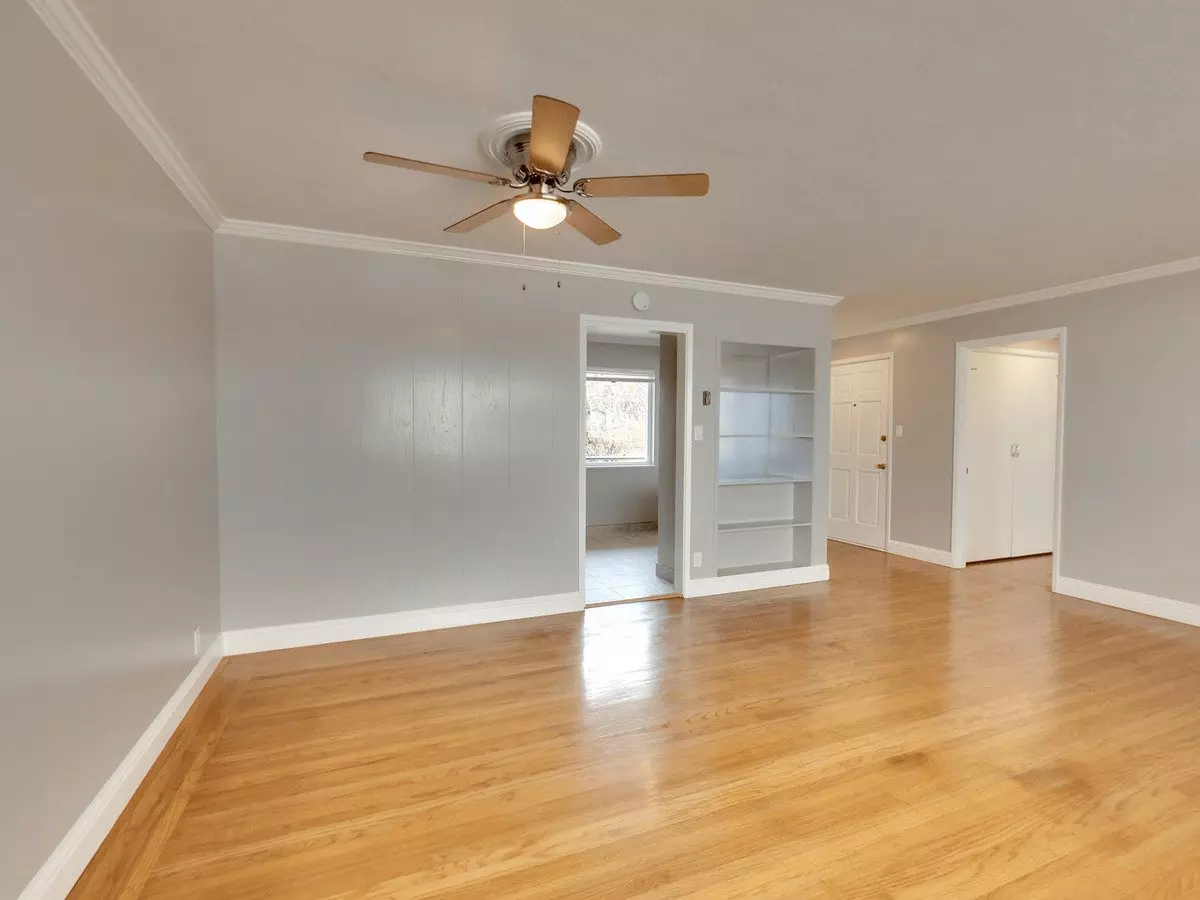 275 Vernon photo 3