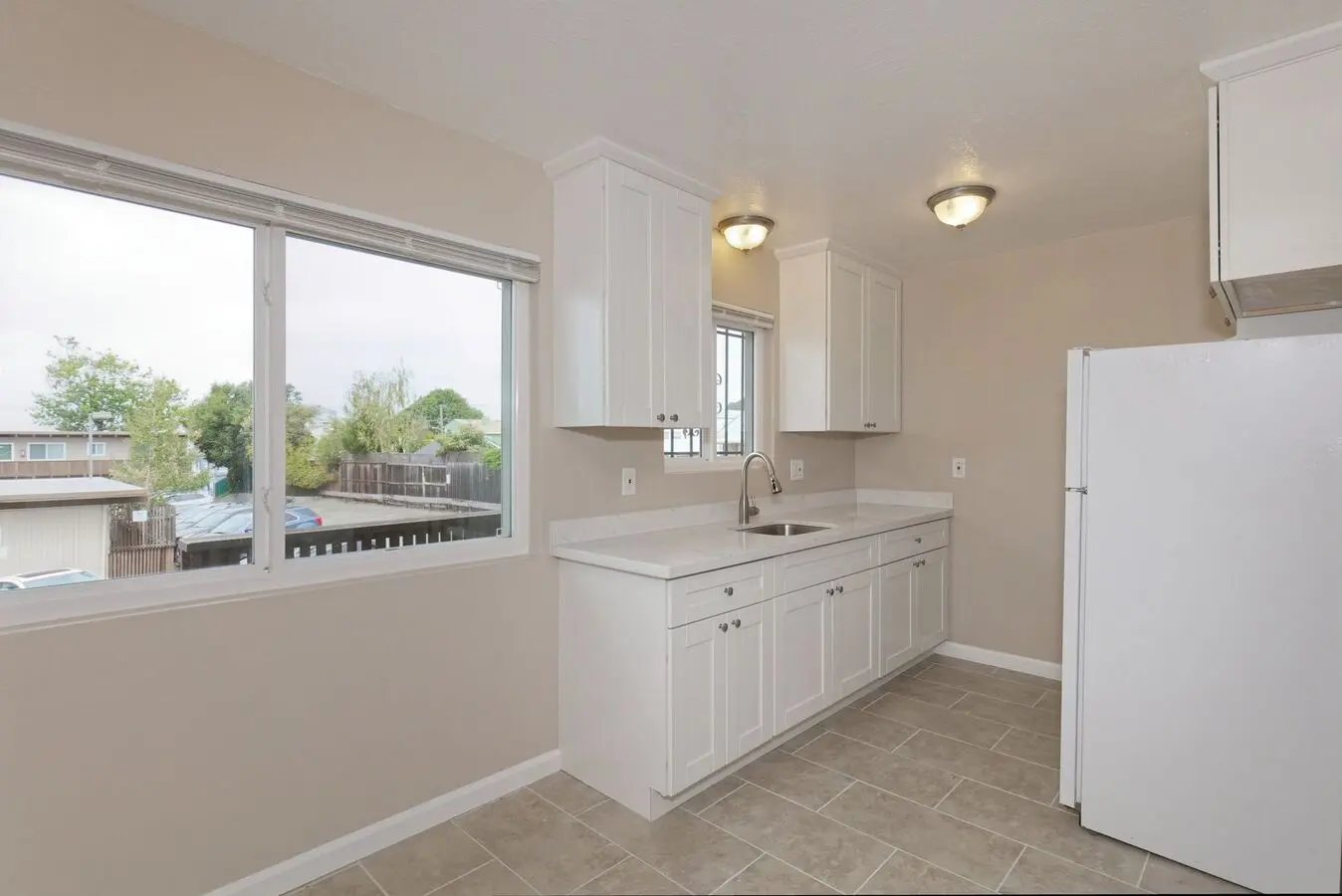 Nicely Updated Unit In Gated Community Close To Highland Hospital photo 4
