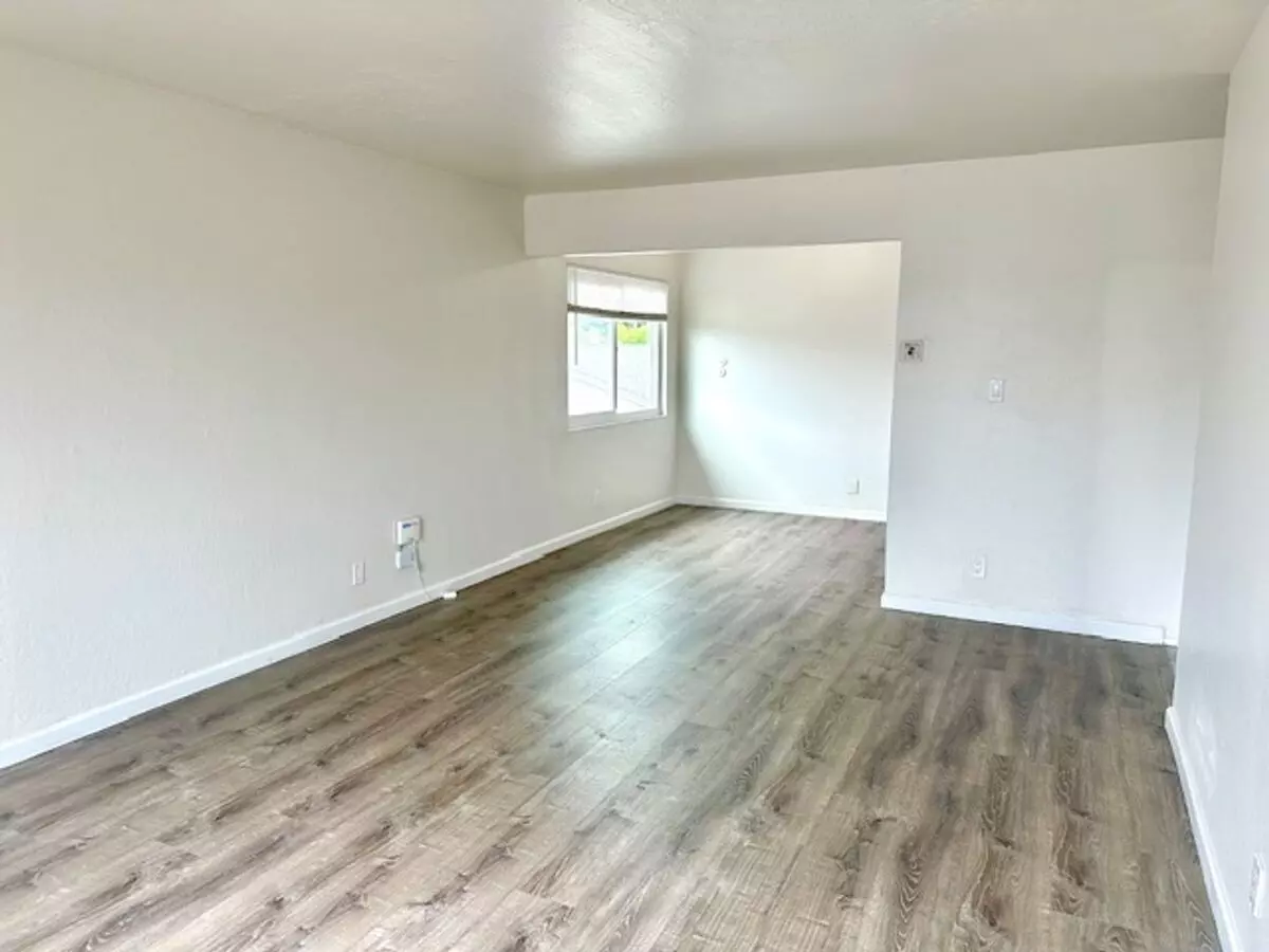 3060 Logan Street, Oakland, CA 94601 photo 2