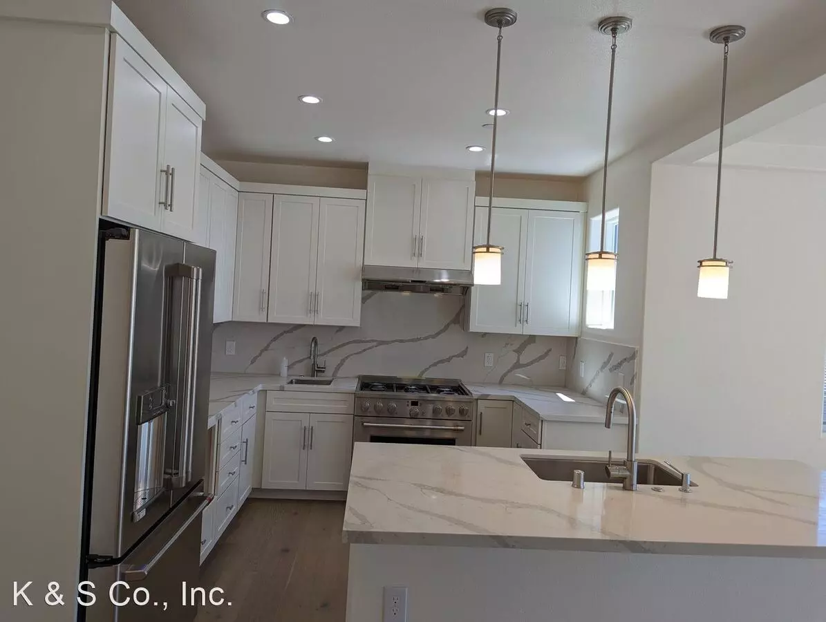 3072 Malcolm Avenue, Oakland, CA 94605 photo 2