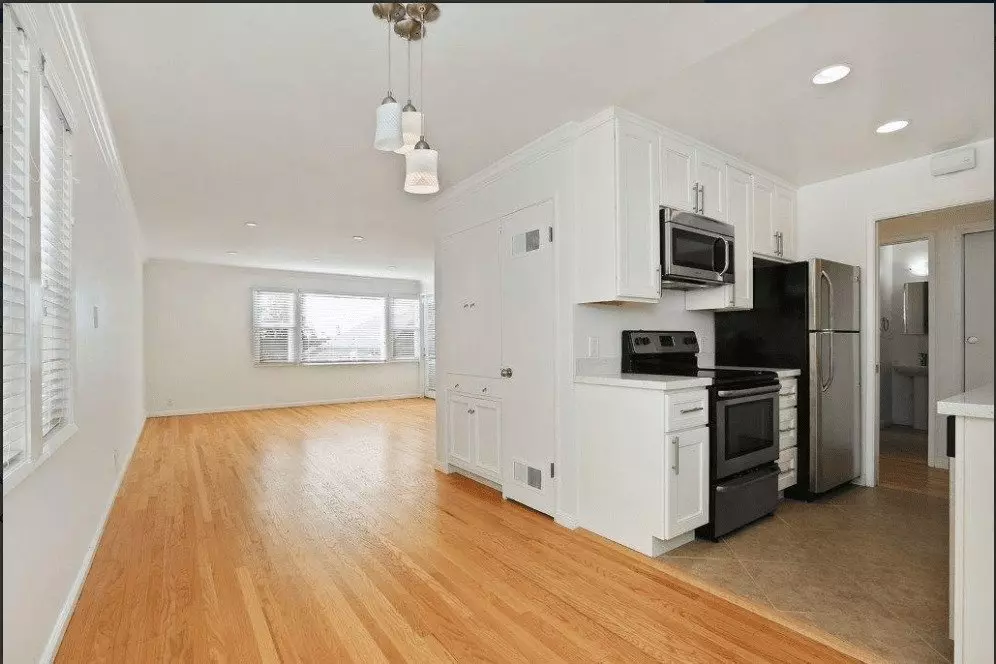 311 Lester Ave, Oakland (Apartment) photo 3