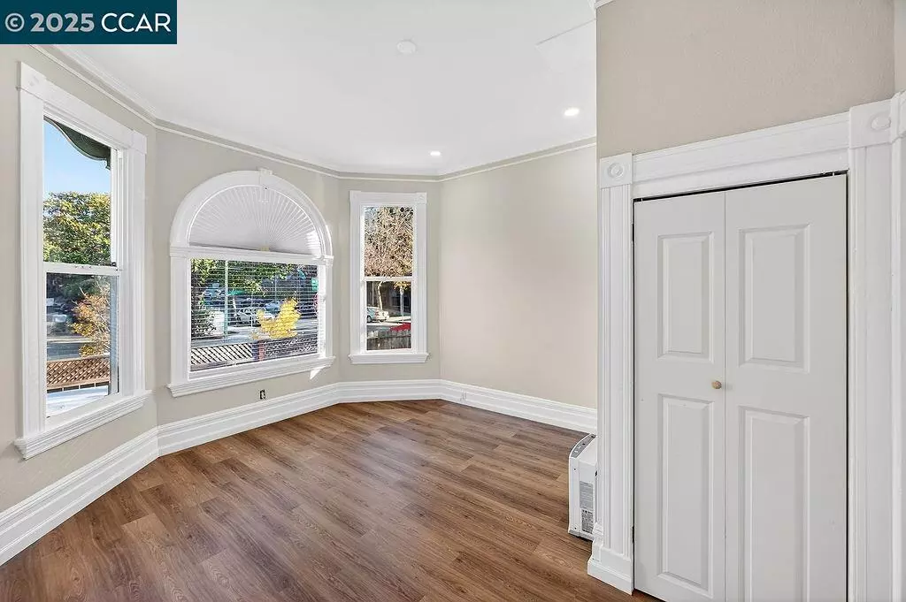 3229 Elm Street, Oakland, CA 94609 photo 3